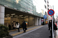代々木駅北口からのアクセス　1